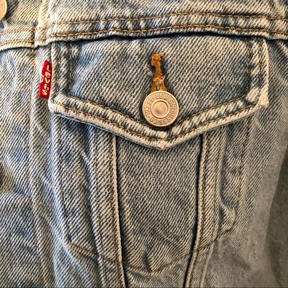 Levi’s Original Trucker Light Wash Denim Jean Jacket Size Medium - Picture 2 of 6